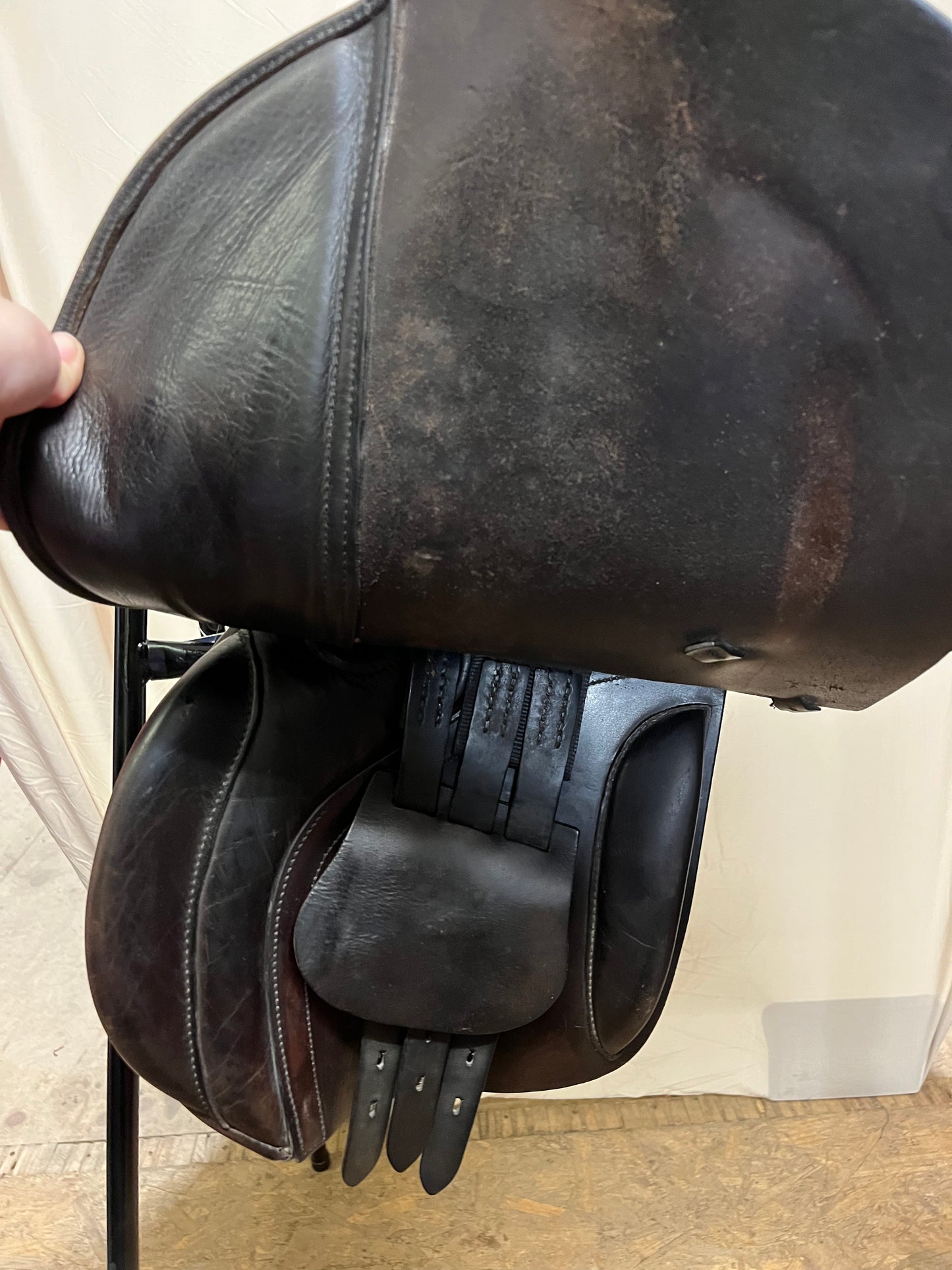 Country Saddle - Black 17.5”