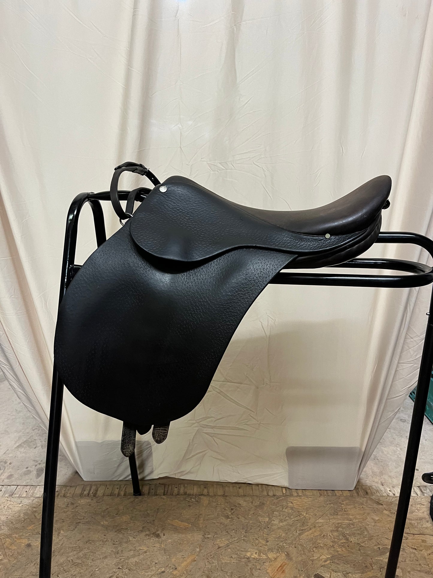 15" Global Saddles GP/Jump Saddle