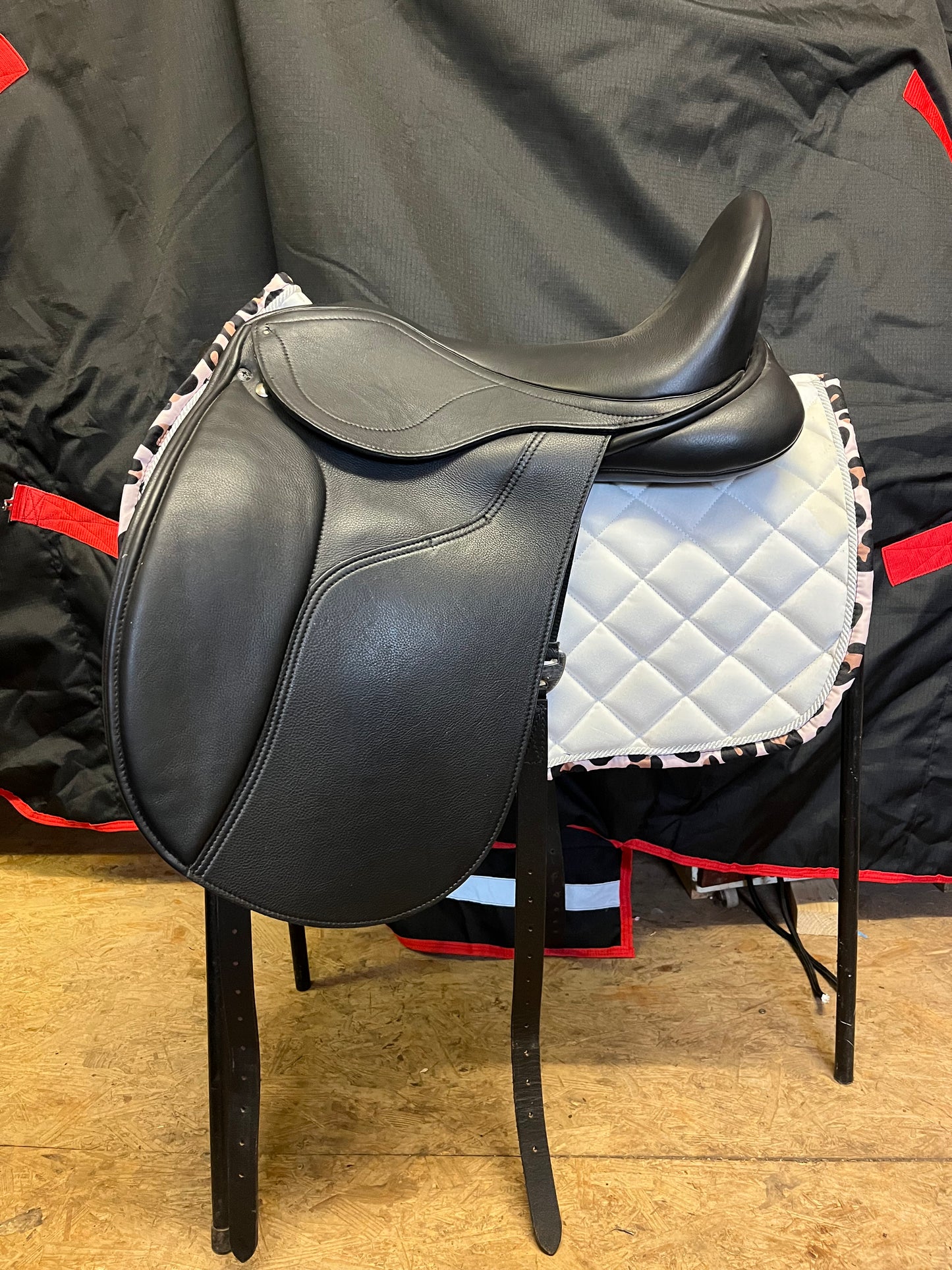 Hkm Black 17.5” Dressage Saddle