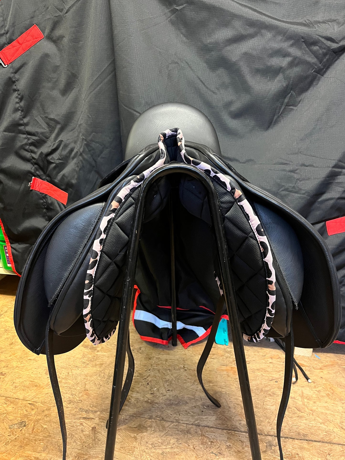 Hkm Black 17.5” Dressage Saddle