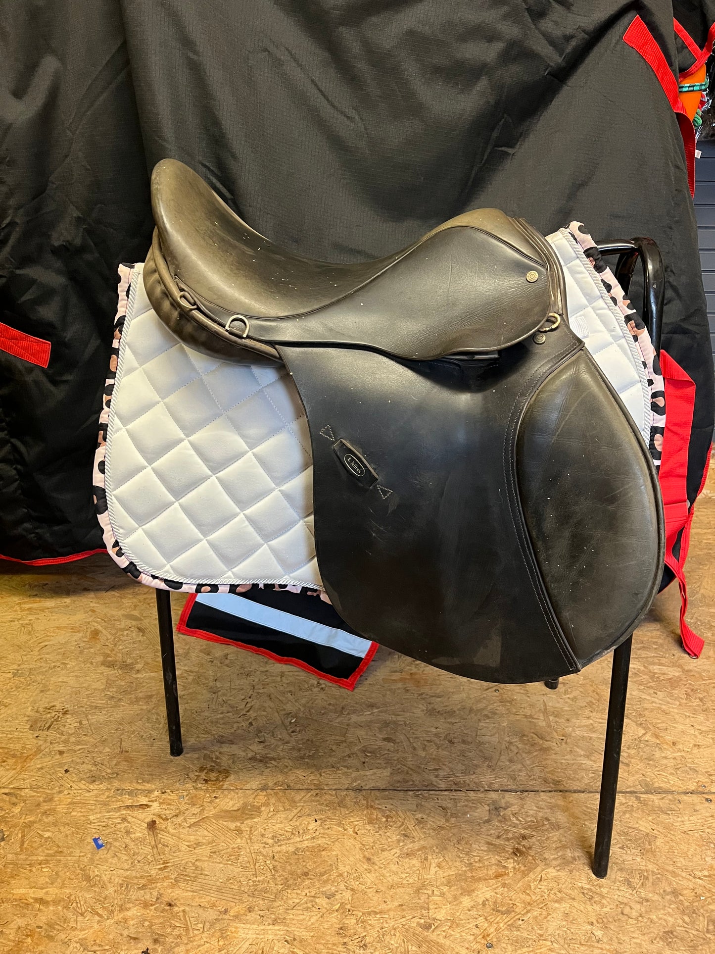 Jeffries - 17.5” GP Saddle - Black