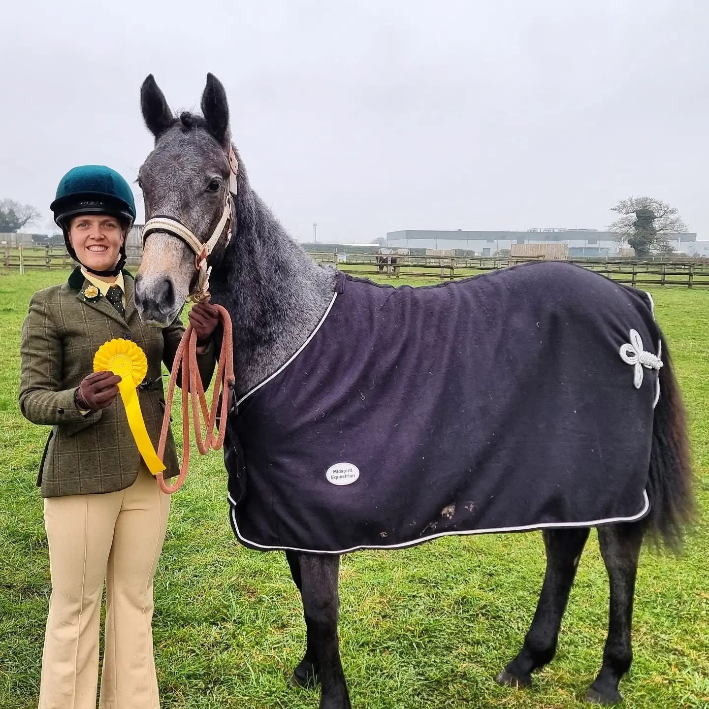 Midspirit Show Fleece Rug