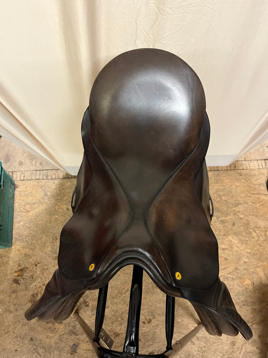 17.5" Black Country Saddle