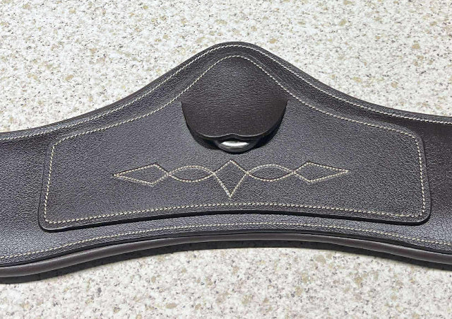 Mustang - Stud Guard - Dressage