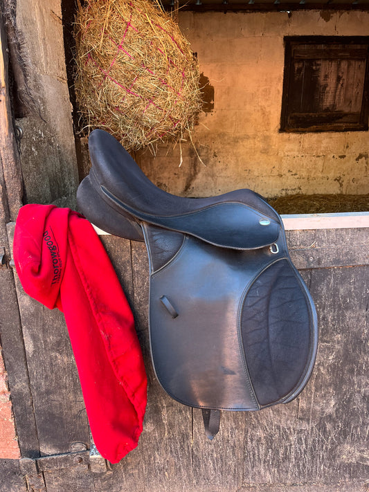 Thorowgood T4 GP 17.5” Adjustable Saddle
